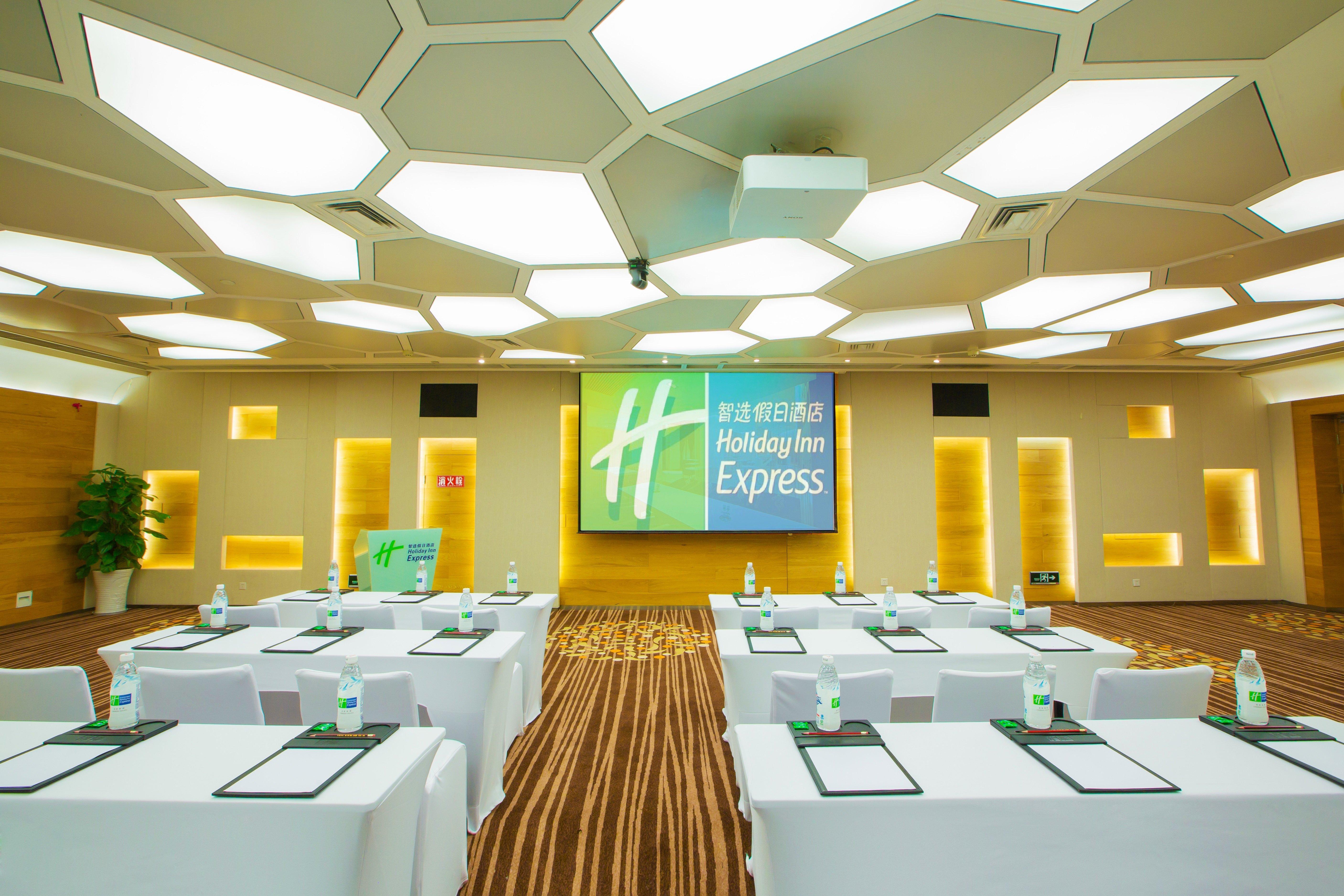 Holiday Inn Express Gulou Chengdu, An Ihg Hotel מראה חיצוני תמונה