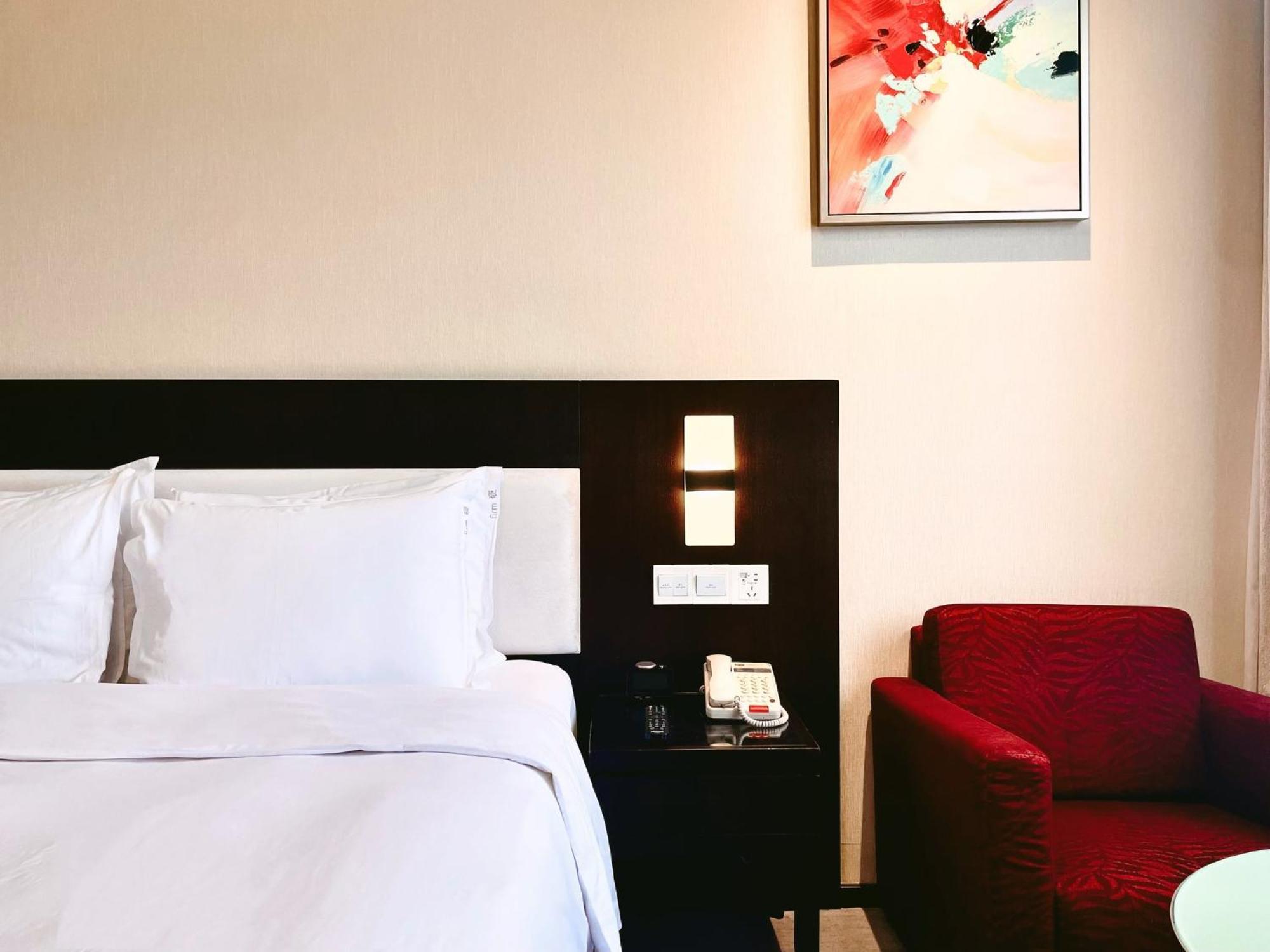 Holiday Inn Express Chengdu Gulou-Tianfu Square Chunxi Road Branch מראה חיצוני תמונה