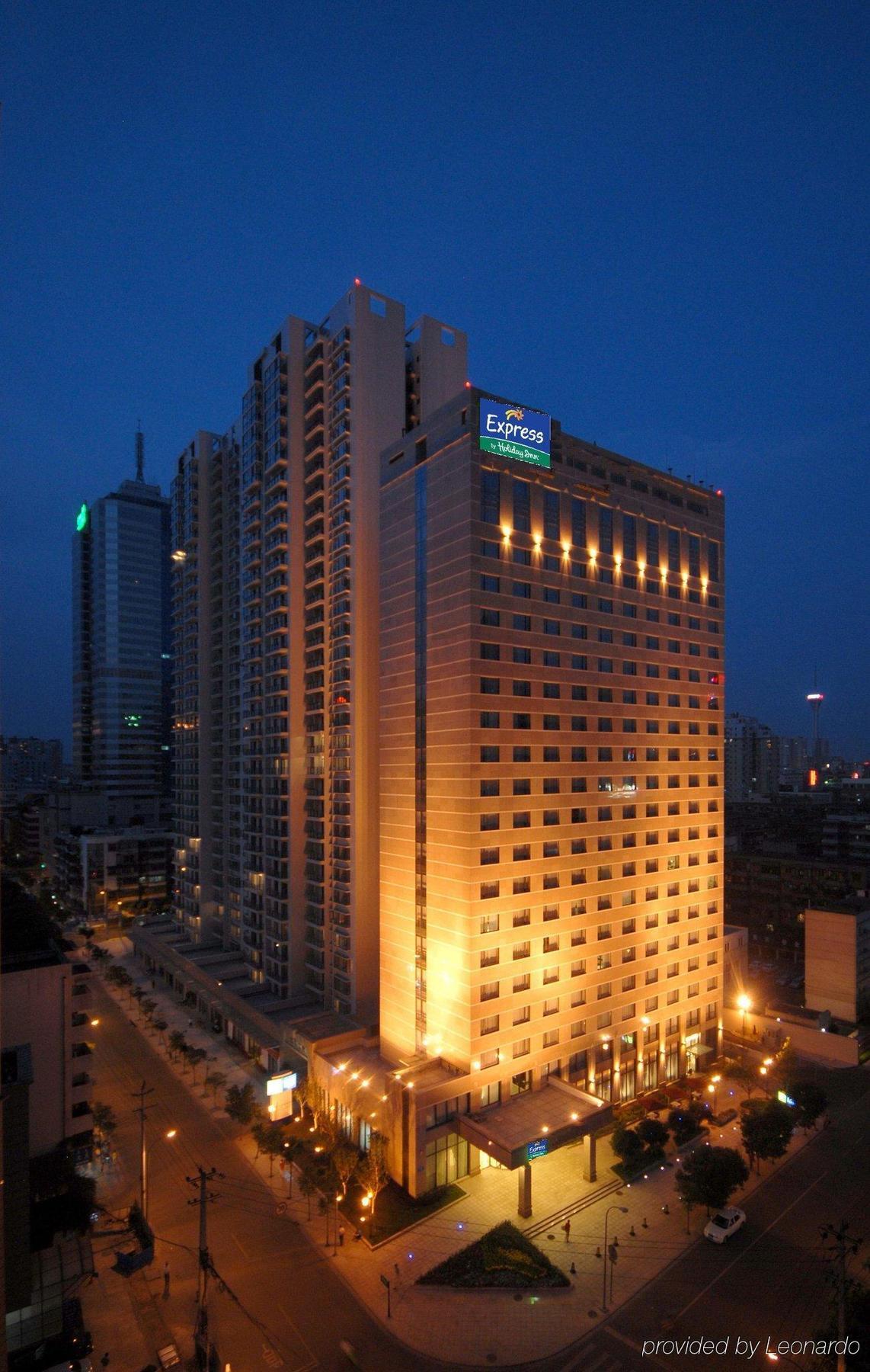 Holiday Inn Express Chengdu Gulou-Tianfu Square Chunxi Road Branch מראה חיצוני תמונה
