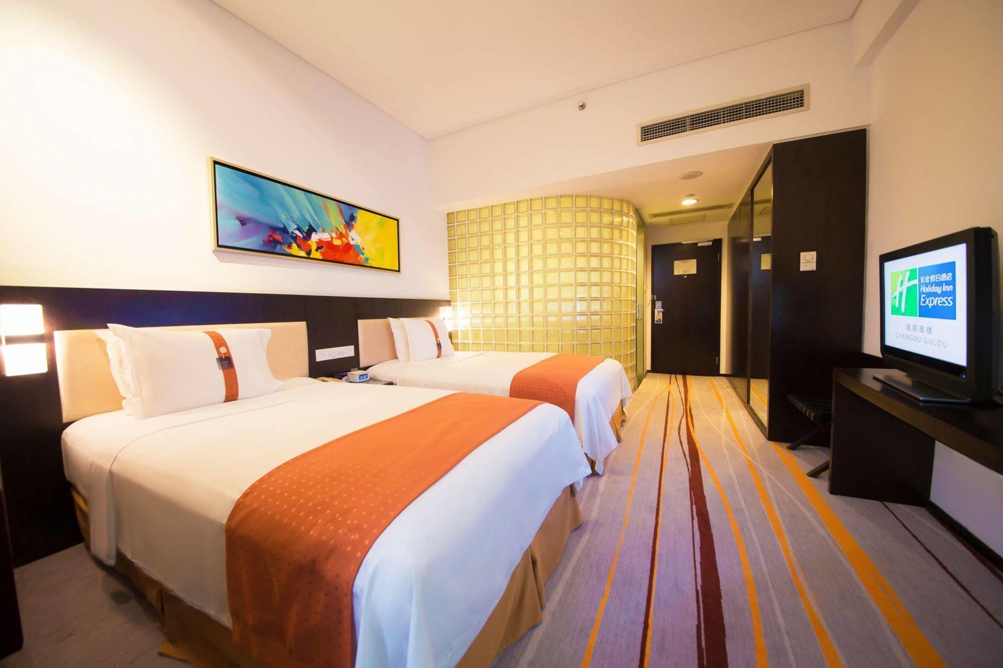 Holiday Inn Express Chengdu Gulou-Tianfu Square Chunxi Road Branch מראה חיצוני תמונה